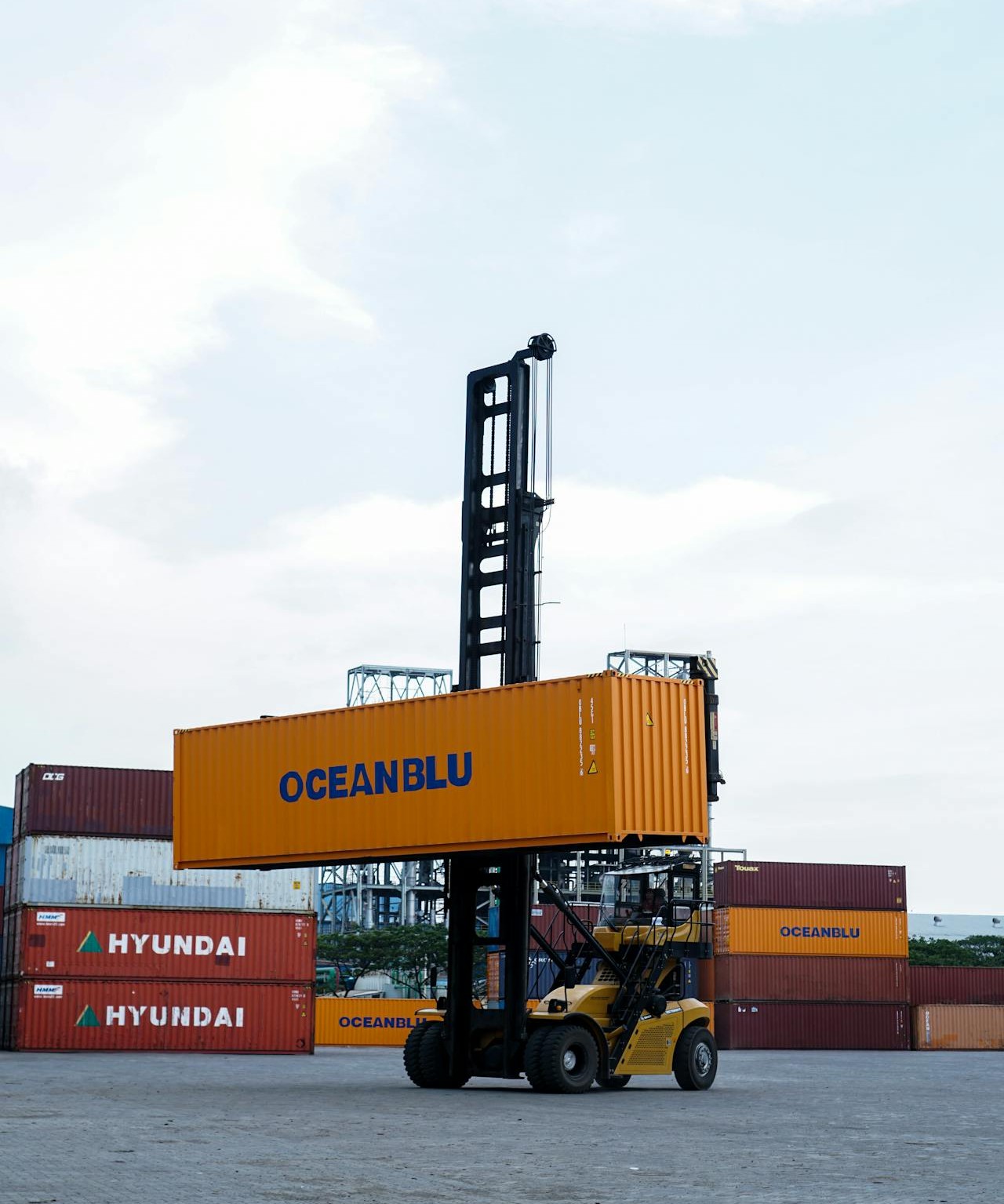 Insulated Sandwich Panel Container Delivery
